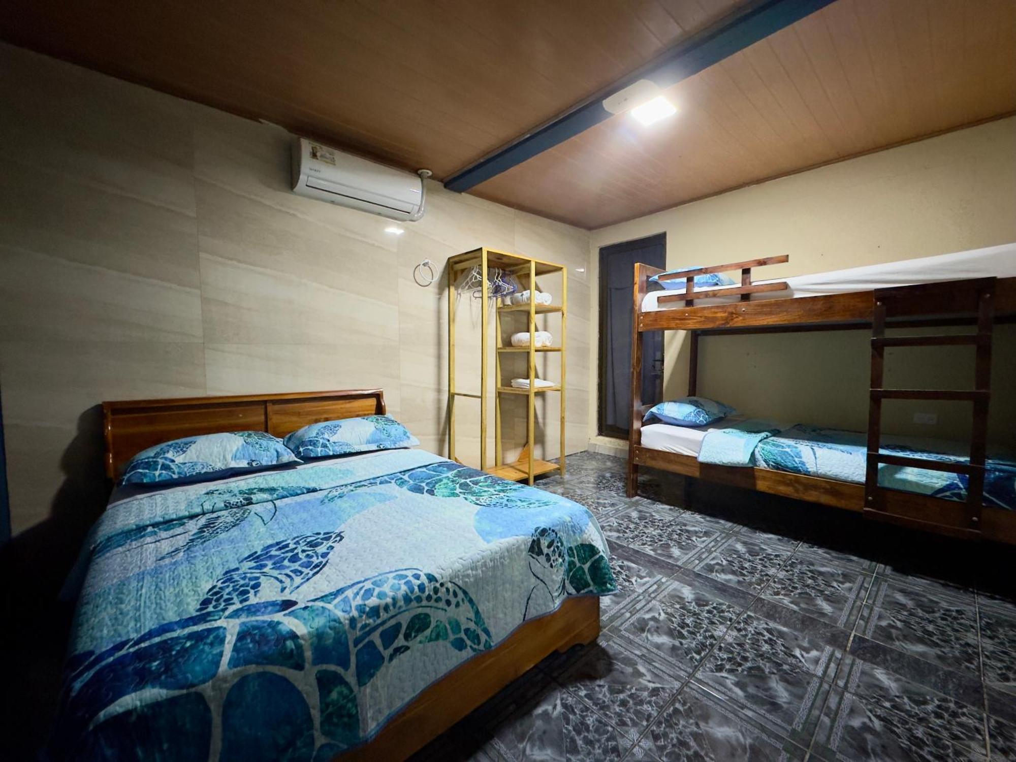 Casa Quepos Hotell Eksteriør bilde