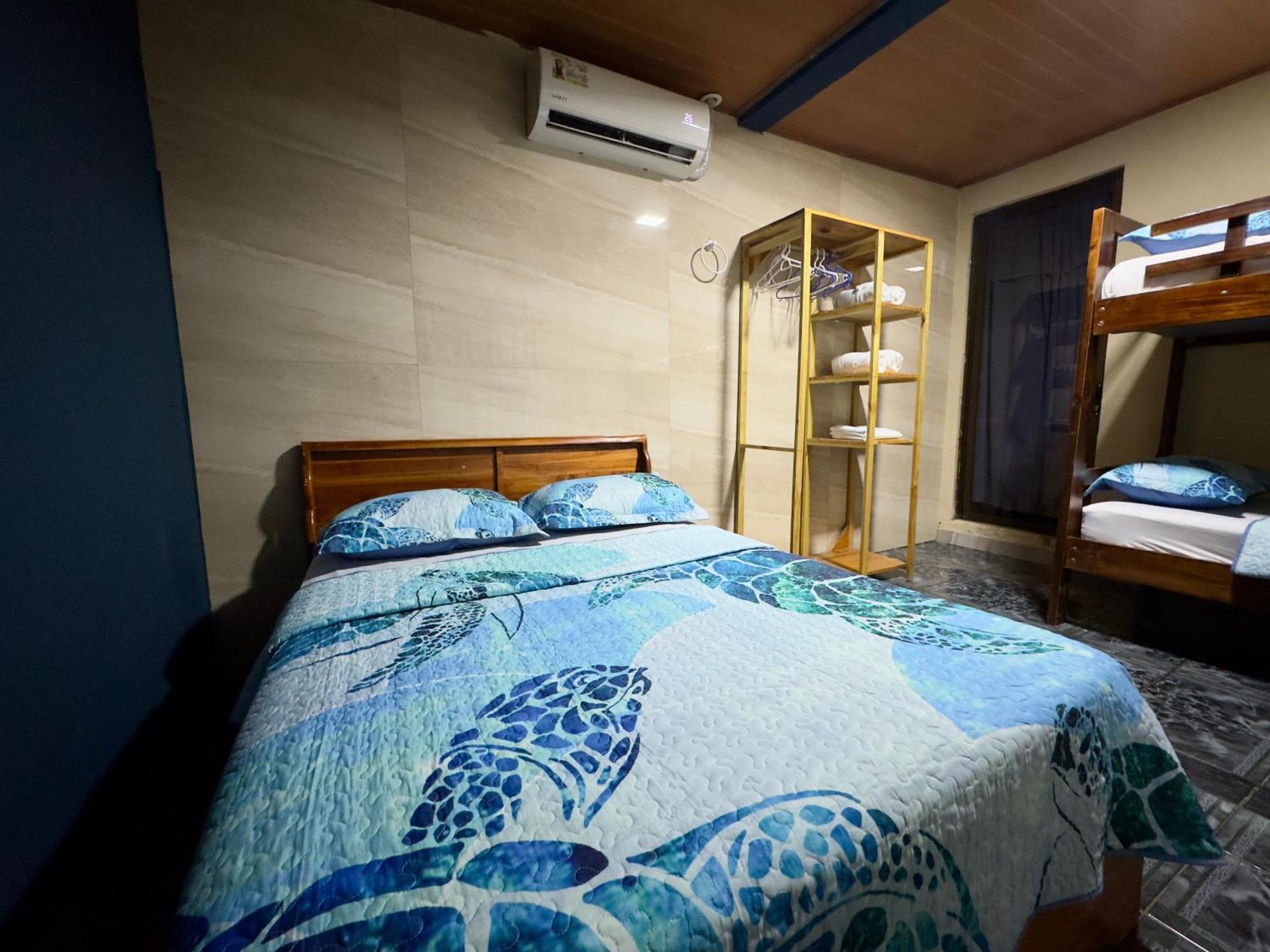 Casa Quepos Hotell Eksteriør bilde