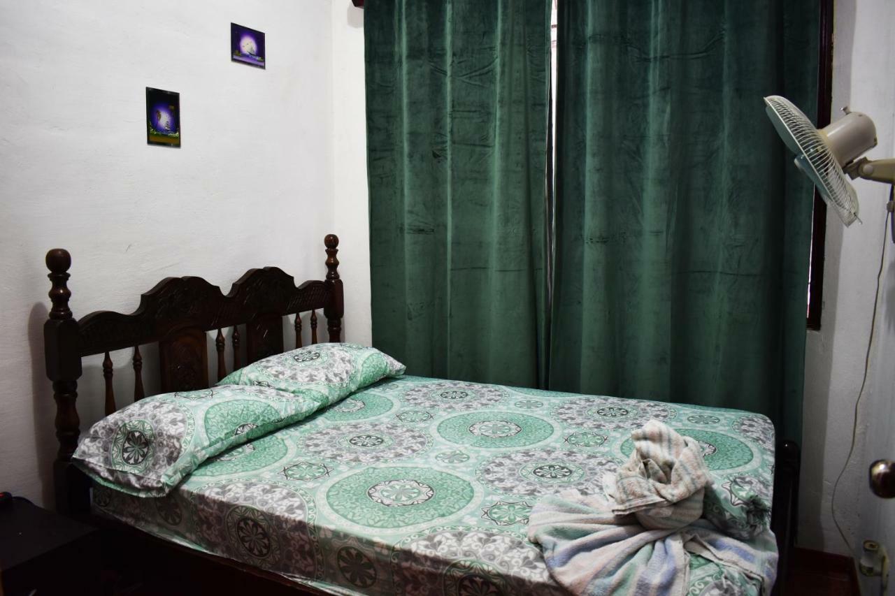 Casa Quepos Hotell Eksteriør bilde